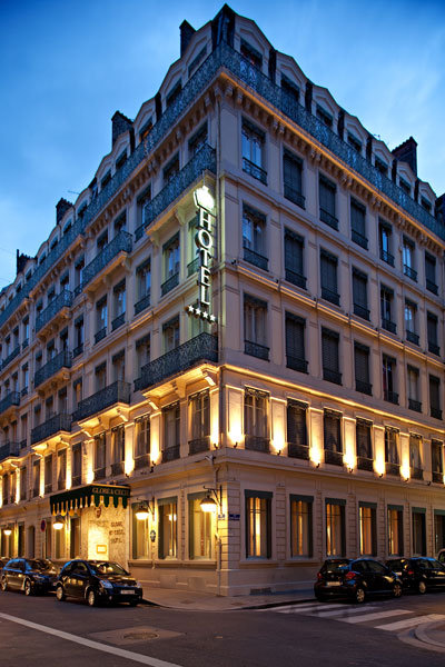 Globe et Cecil