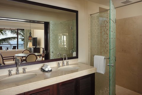 Beachfront Suite