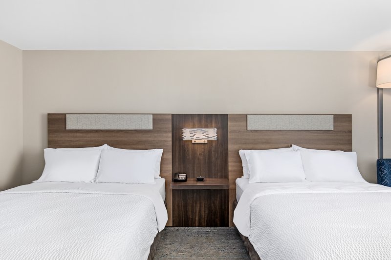 HOLIDAY INN EXP HURRICANE