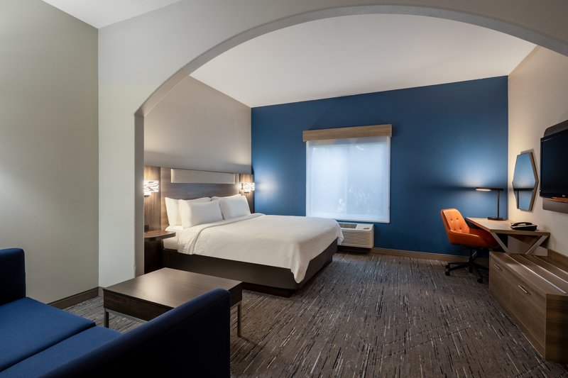 HOLIDAY INN EXPRESS VANCOUVER-N (SALMON CREEK)