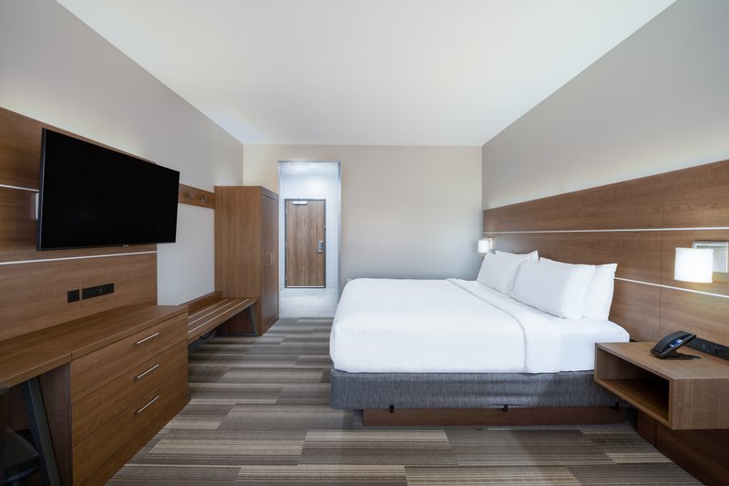 Holiday Inn Express and Suites Gilbert – Mesa Gateway Airport