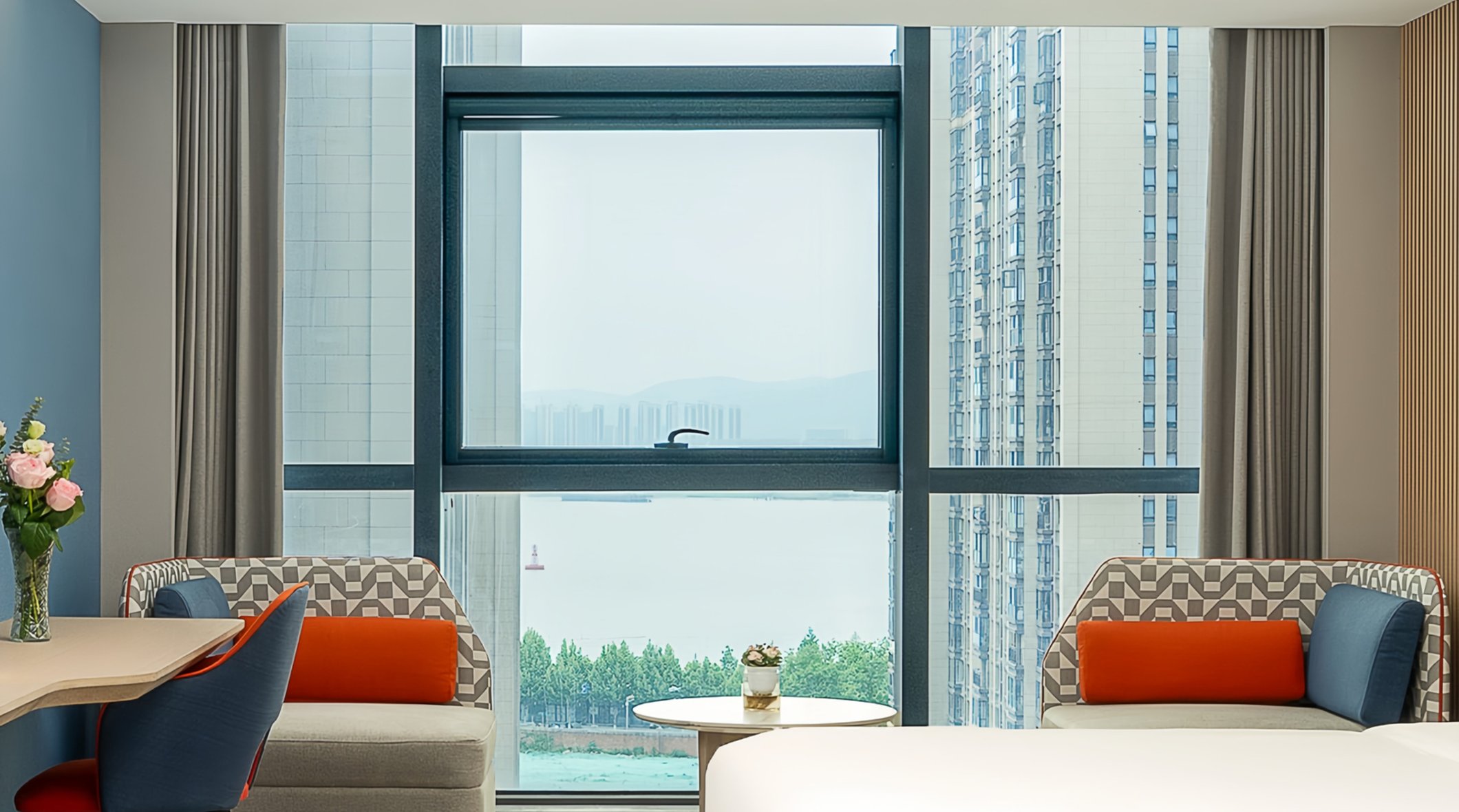 Holiday Inn Express NANJING RIVERSIDE Room Type - 1 King Standard River View Extra Floor Space
