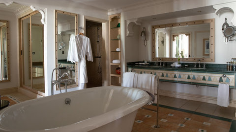 Jumeirah Dar Al Masyaf Cove House Garden Suite Bathroom