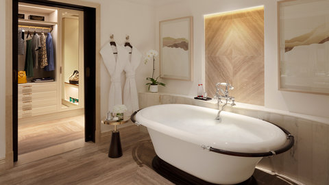 Jumeirah Dar Al Masyaf Palm House Garden Suite Bathroom