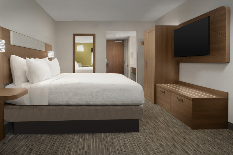 HOLIDAY INN EXPRESS SAUGUS