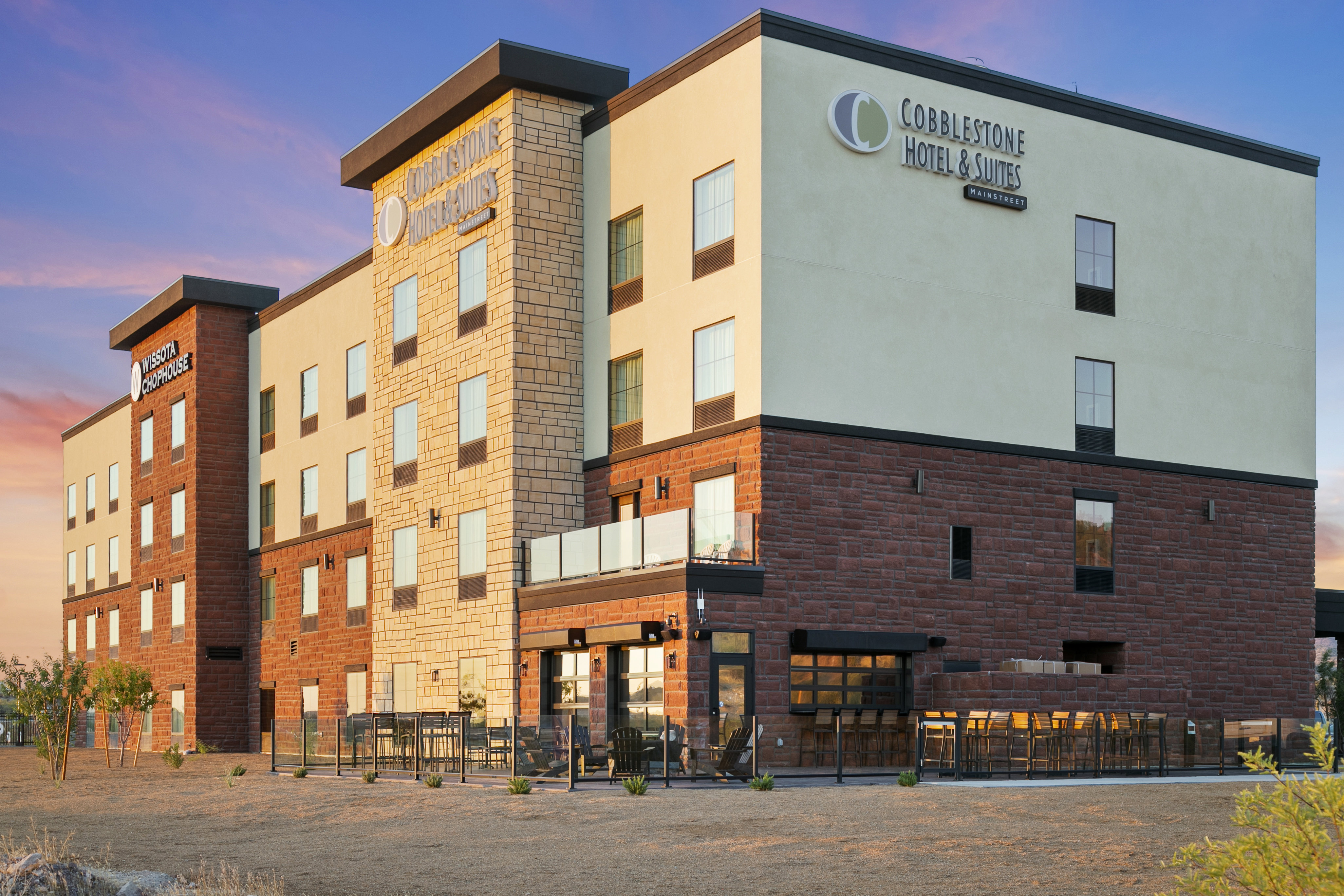 Cobblestone Hotel & Suites