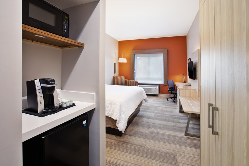 HOLIDAY INN EXP STES ATHENS