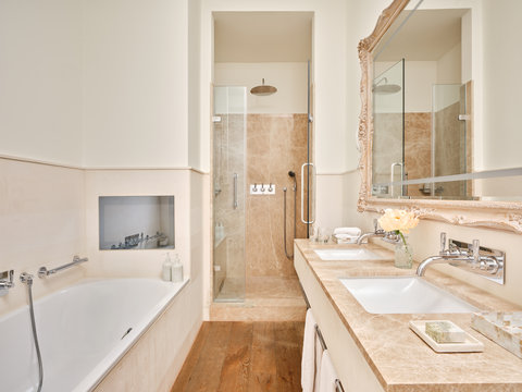 RFH Brown's Hotel - Dover Suite Bathroom