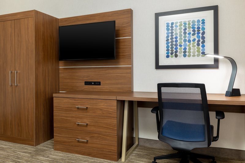 HOLIDAY INN EXP STES I-215