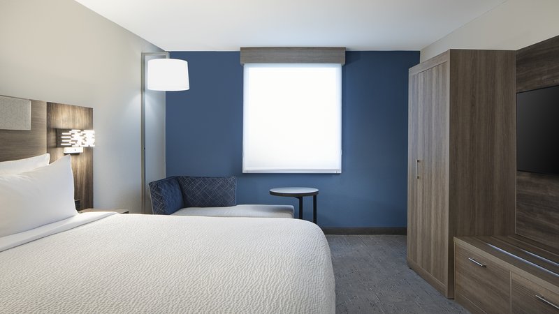 HOLIDAY INN MARKET CENTER
