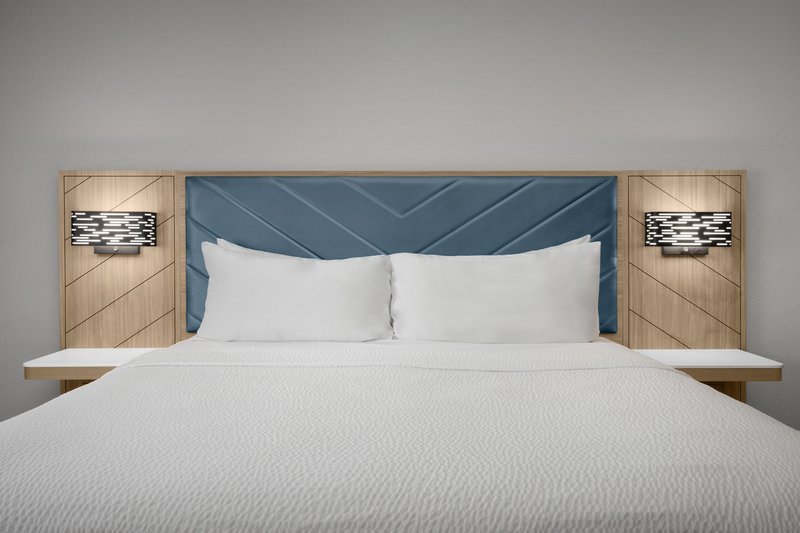 HOLIDAY INN EXP STES HURST