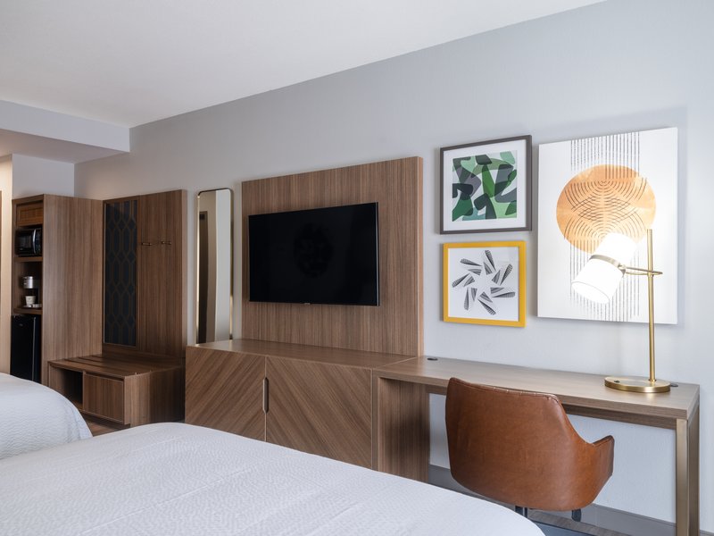 2 QUEEN BEDS NONSMOKING
