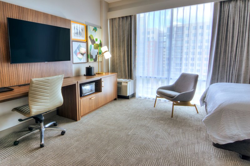 HOLIDAY INN UNIVERSITY CENTER