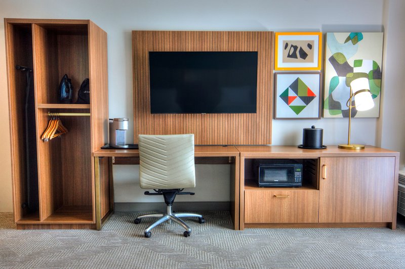 HOLIDAY INN UNIVERSITY CENTER