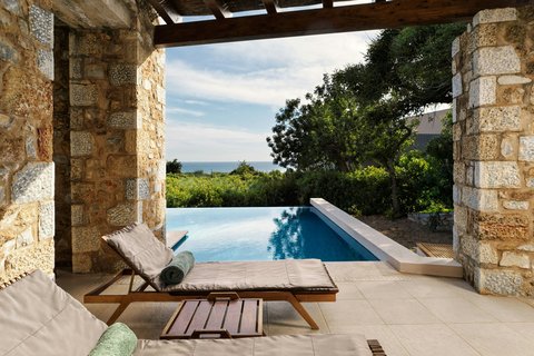 infinity suite pool