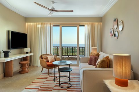 suite sitting area