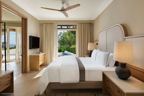 suite bed view