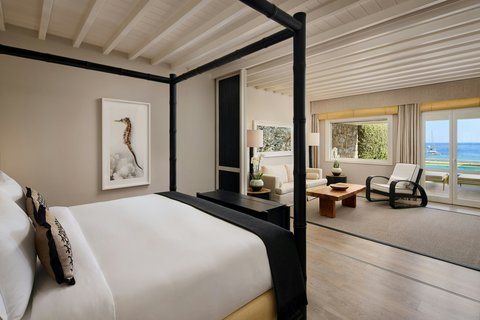 Deluxe Seaview Suite
