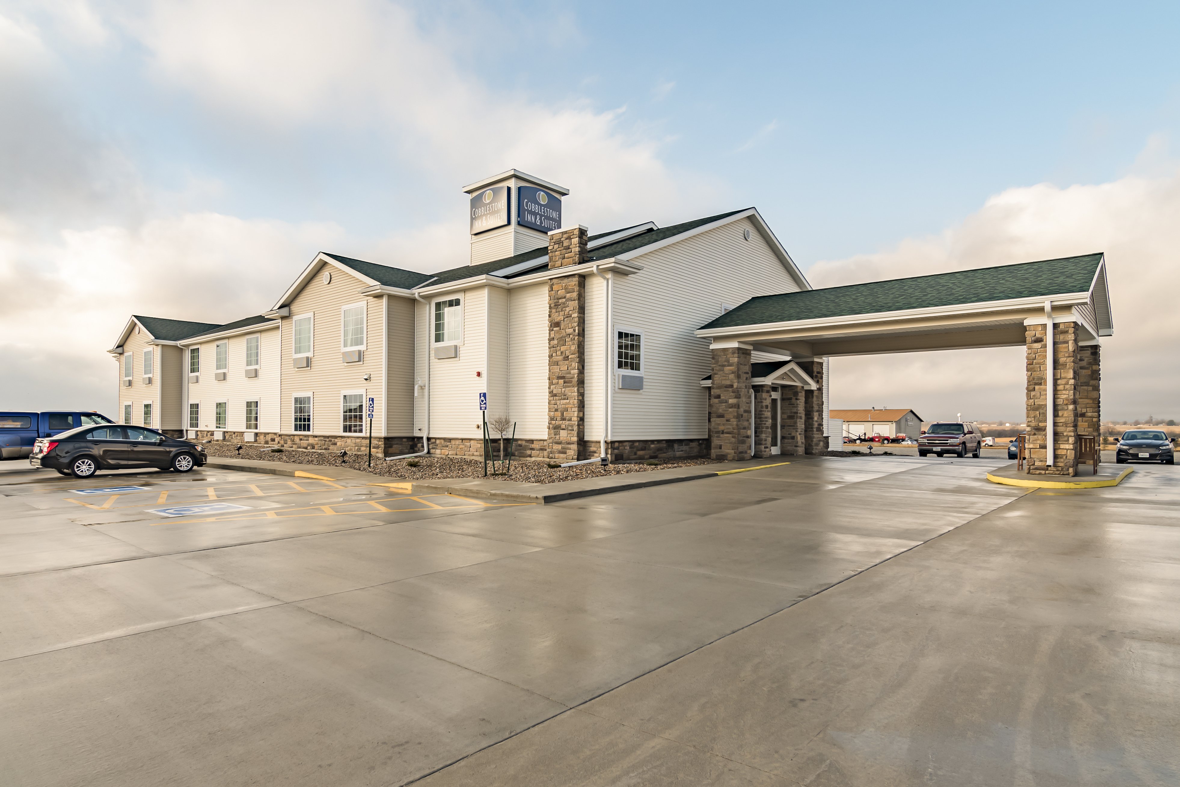 Cobblestone Inn & Suites Lamoni