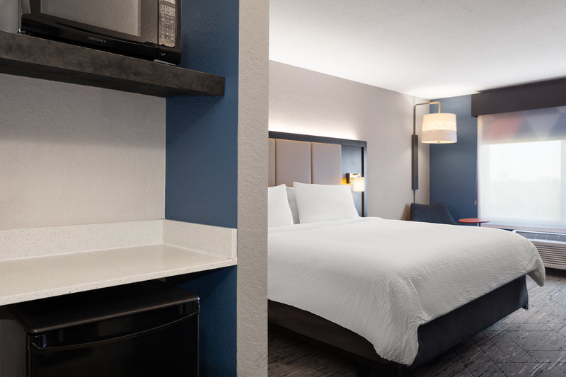 HOLIDAY INN EXP STES I-275