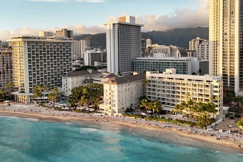 Aerial view of beachfront Moana Surfrider with Dia