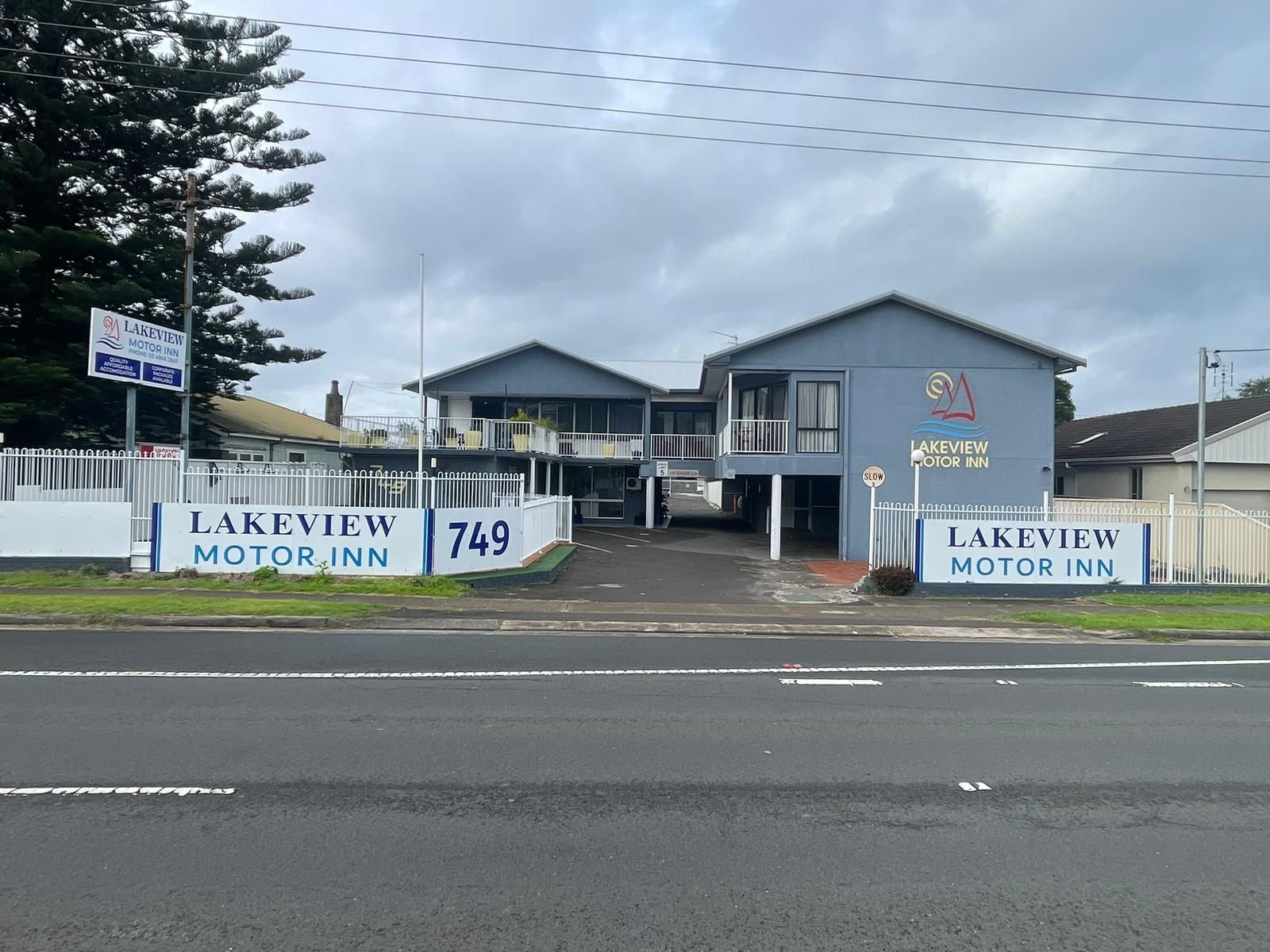 Lakeview Motor Inn