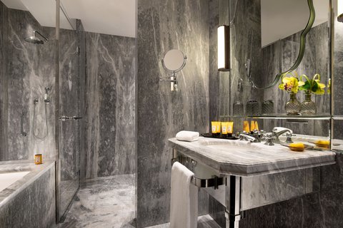 Sestriere Suite Bathroom