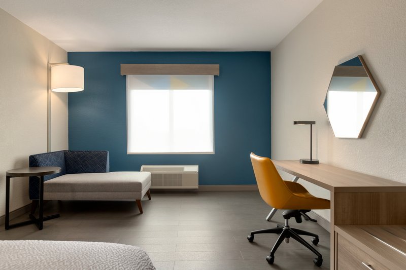 Holiday Inn Express & Suites Fort Lauderdale Airport South