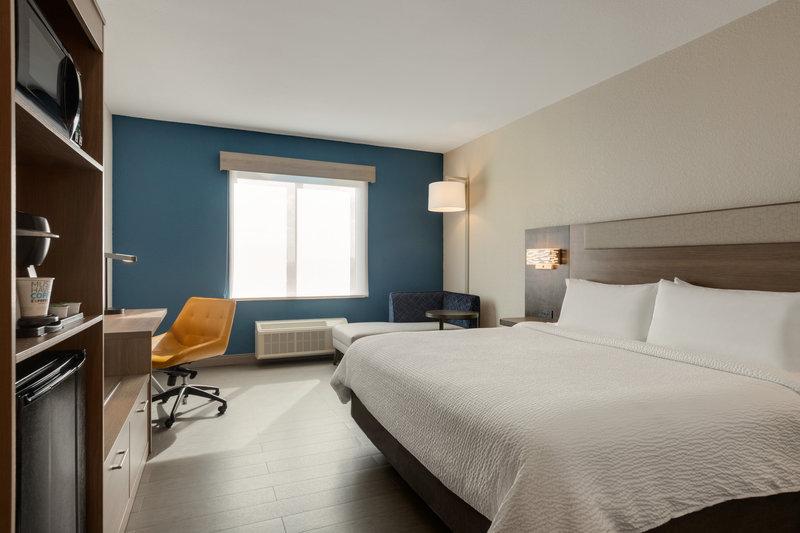 Holiday Inn Express & Suites Fort Lauderdale Airport South