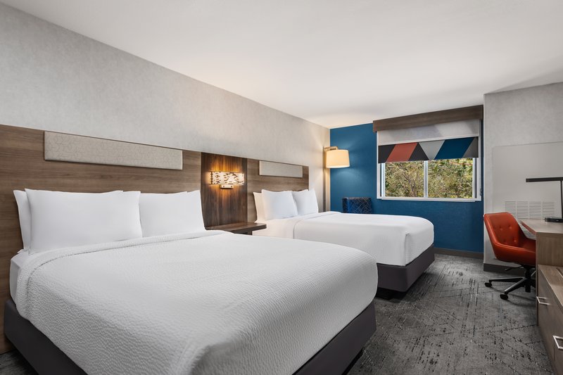Holiday Inn Express and Suites Fresno