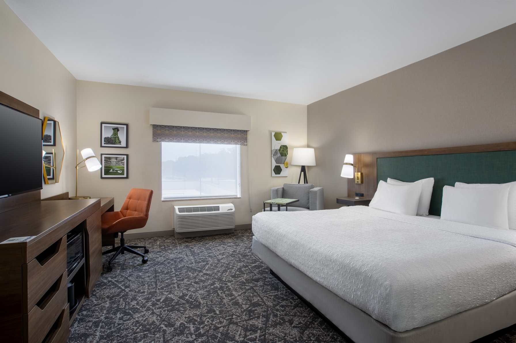 Hampton Inn & Suites Dallas-Arlington North-Entertainment District Room Type - KNG FAMILY ROOM W  DBL QNS