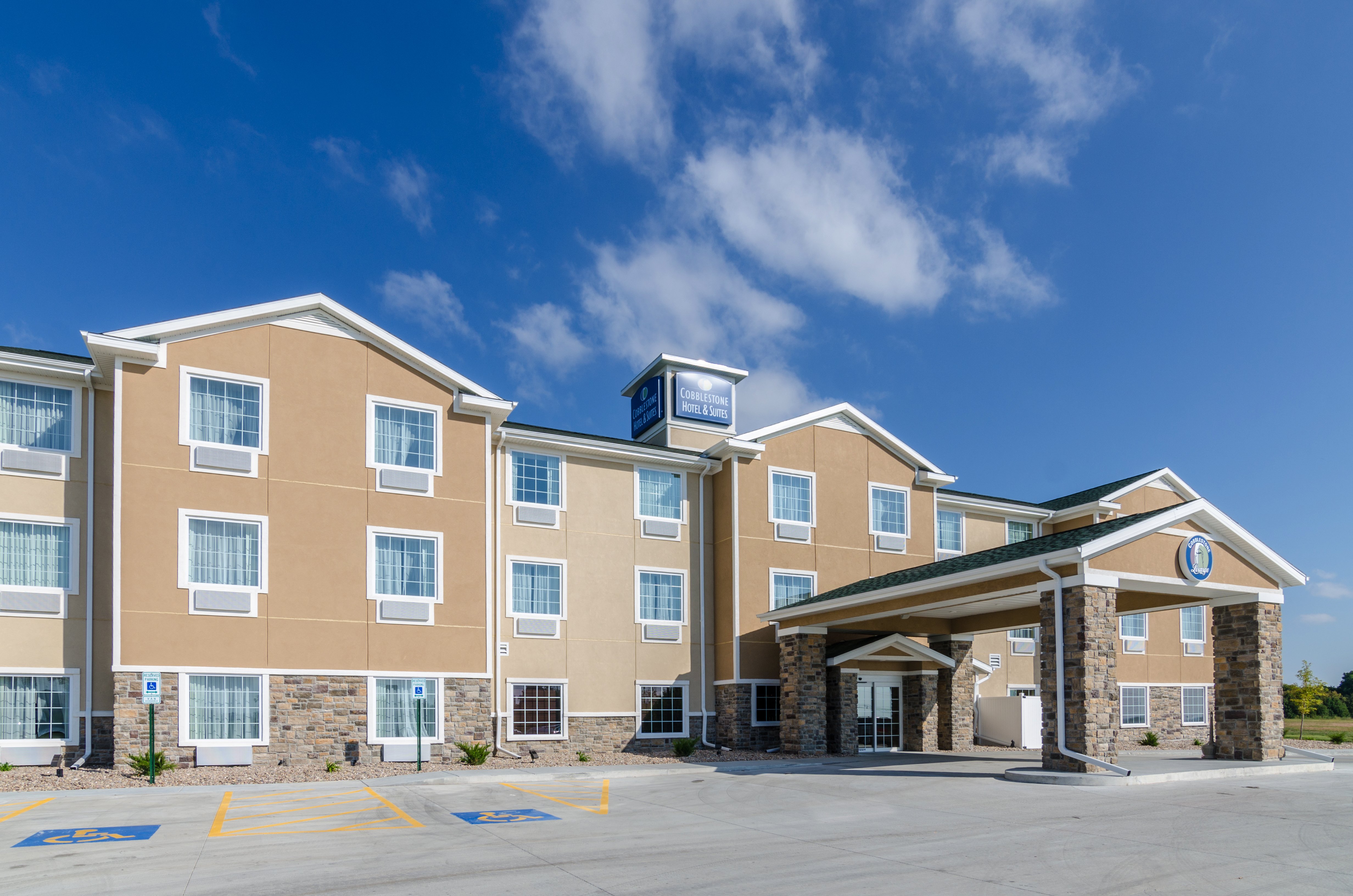 Cobblestone Hotel & Suites McCook