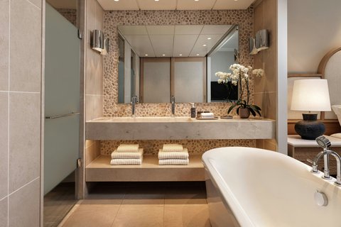 Suites bathtub