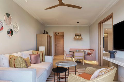 family suite sitting area