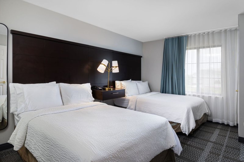 1 BDRM STE 2 DBLS NONSMOKING