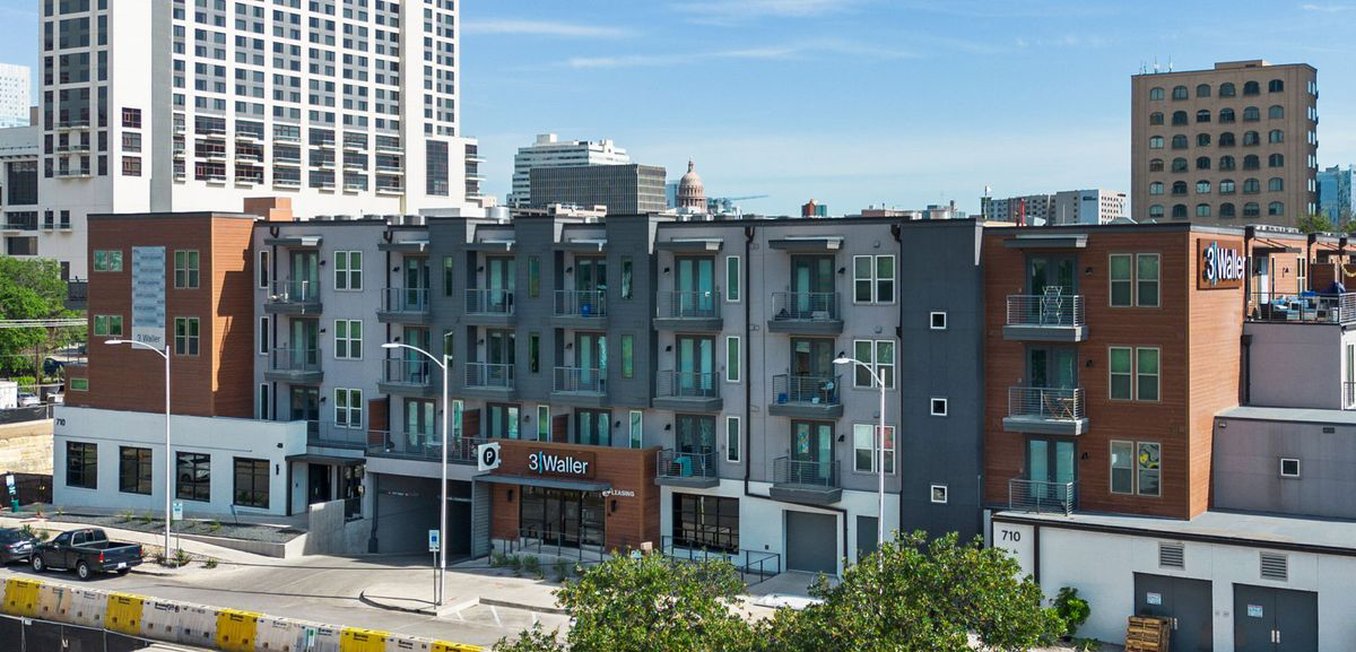 Premium Two Bedroom Apartment By - FOe2E6QxDE2KAuTsy4ZNwQ Exterior 1 Placemakr Downtown Aust S