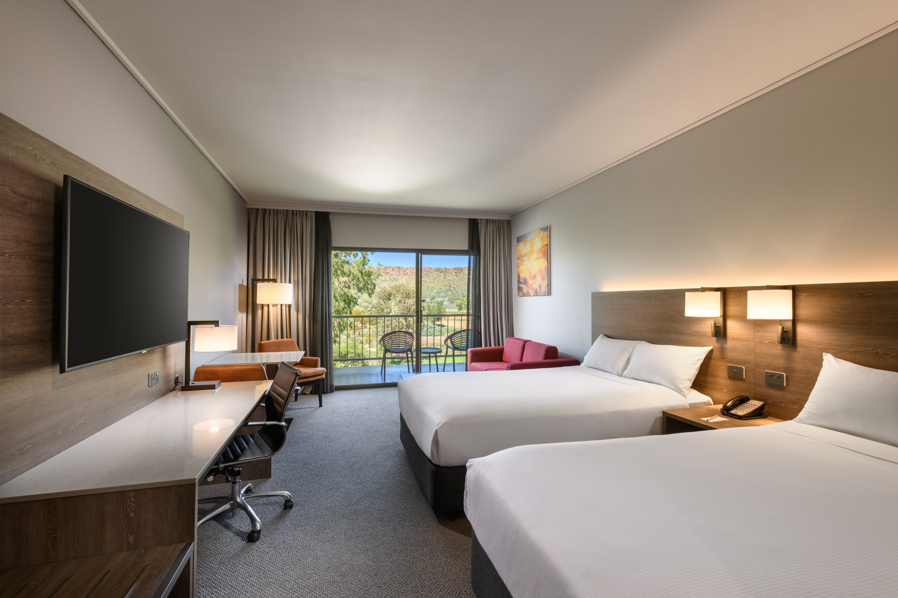 DoubleTree by Hilton Alice Springs Room Type - 2 DBL JR STE W  MTN VIEW