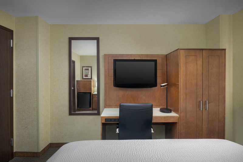 Holiday Inn Express Manhattan Midtown West
