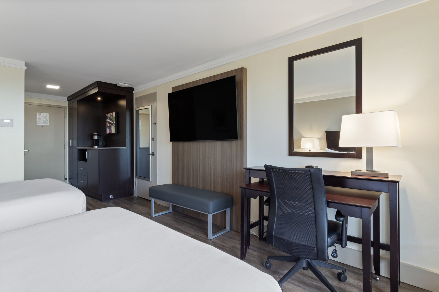 Crowne Plaza Hotel Executive Center Baton Rouge Room Type - 2 Queen Premium Pool View Balcony