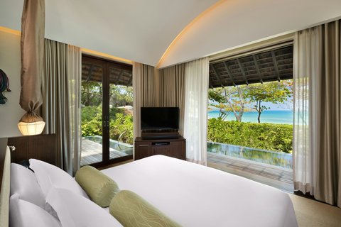 King Bed, Tropical Villa - Beachfront