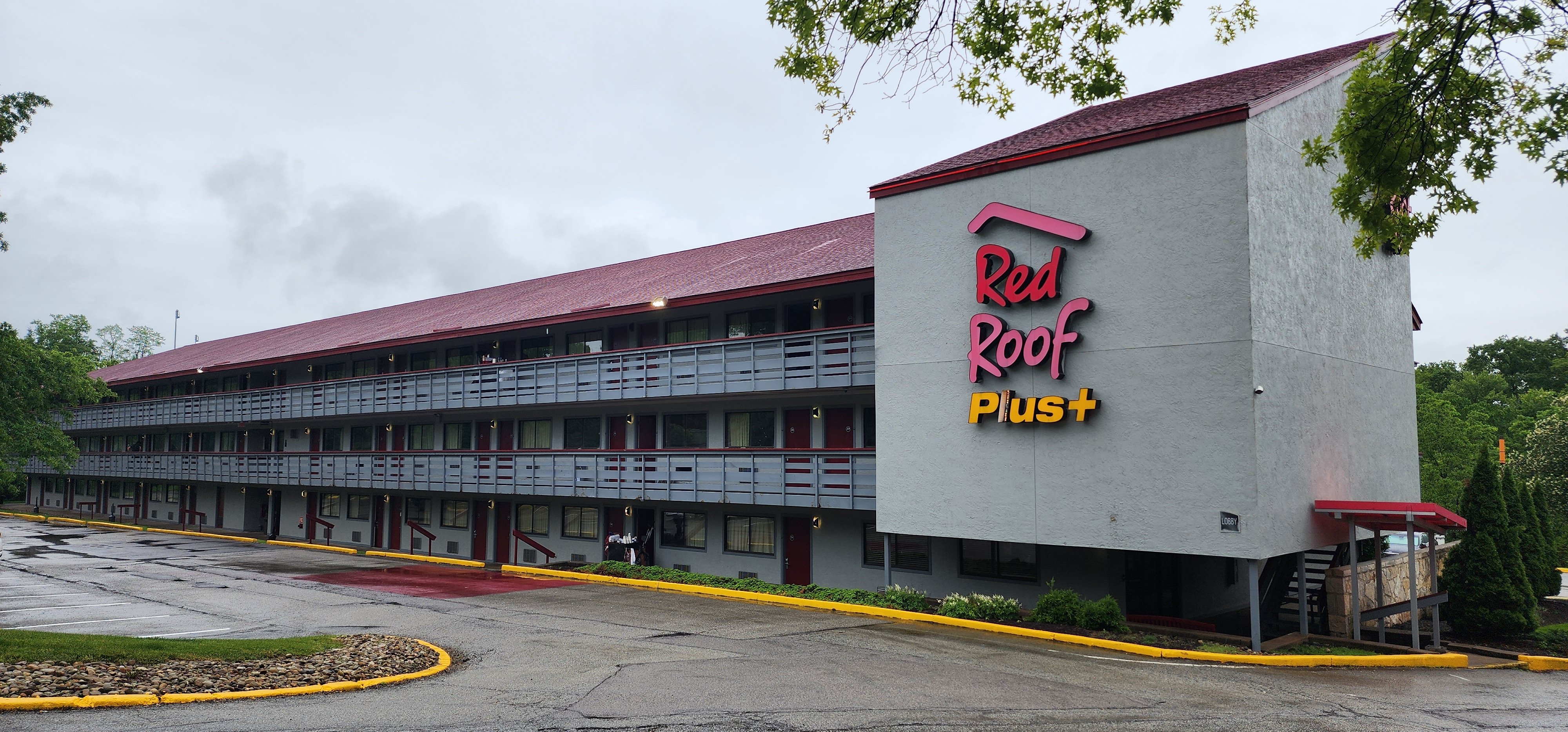 Red Roof PLUS+ Pittsburgh Monroeville