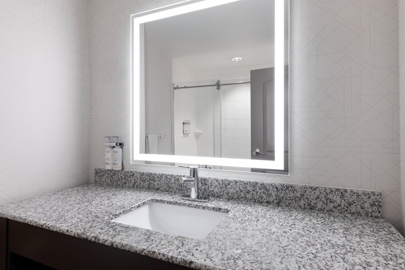 Holiday Inn Express and Suites Huntsville North