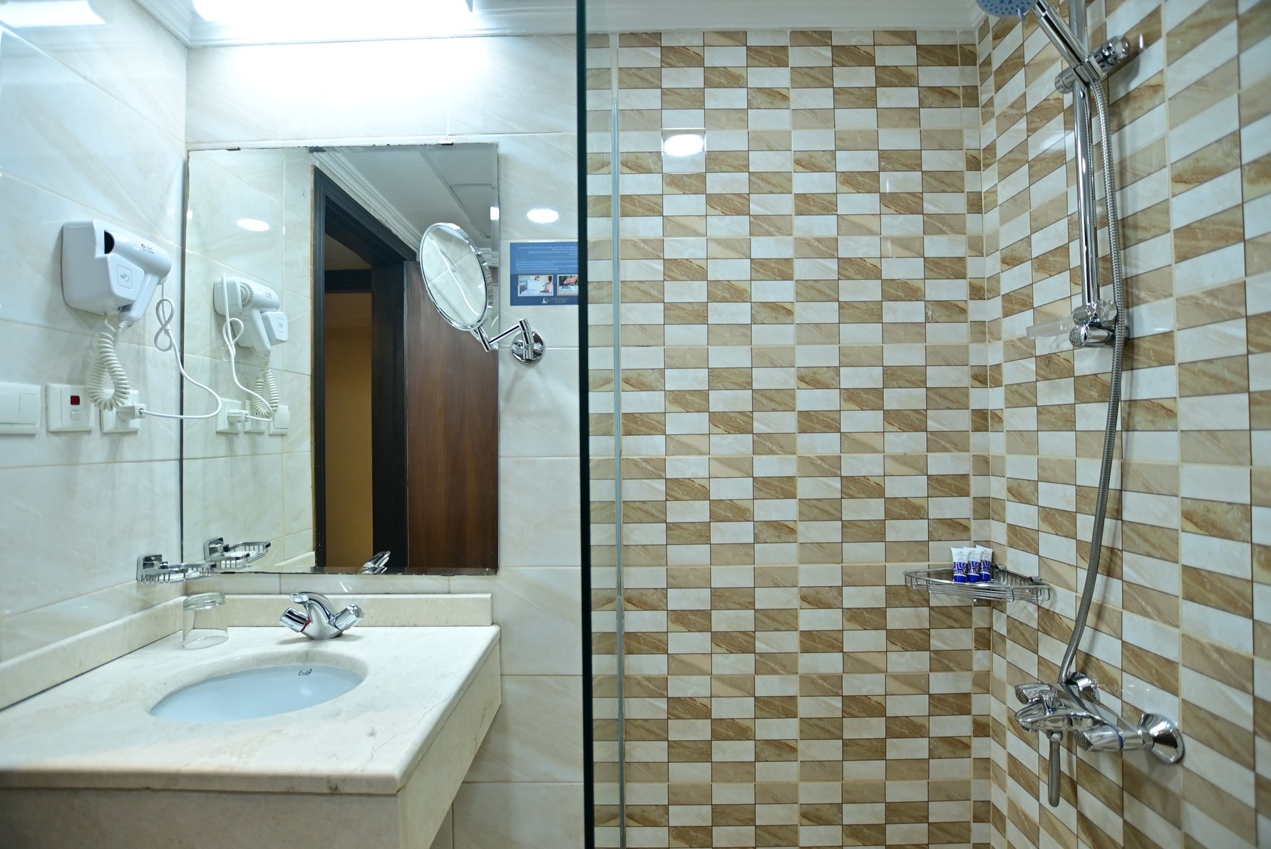 Abraj Al Tayseer Tuwa Hotel Room Type - 4 Single Premium