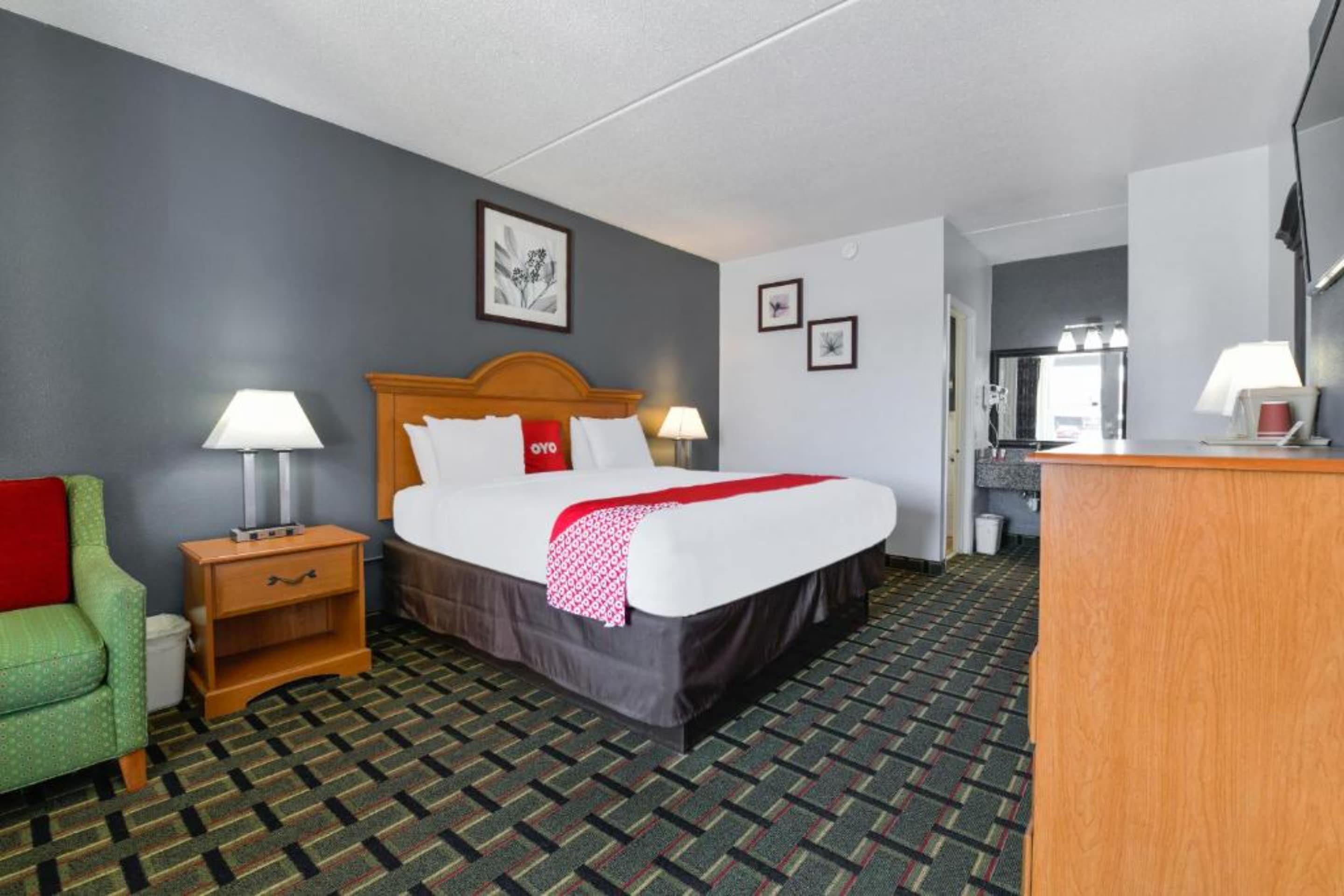 OYO Lake Park Inn