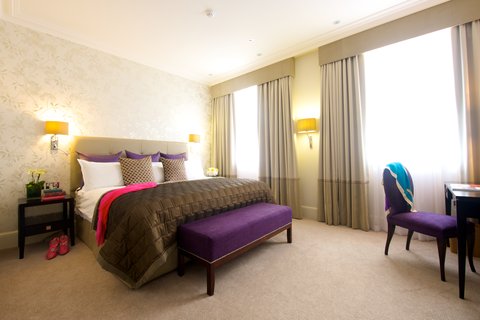 Taj 51 Buckingham Gate Minsters Deluxe 3 Bedroom