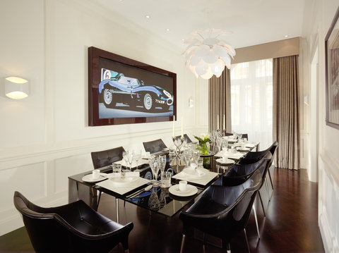 Taj 51 Buckingham Gate Jaguar Suite