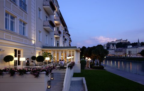 Terrace Sacher Grill by night