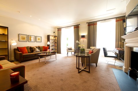Taj 51 Buckingham Gate Minsters Deluxe 3 Bedroom