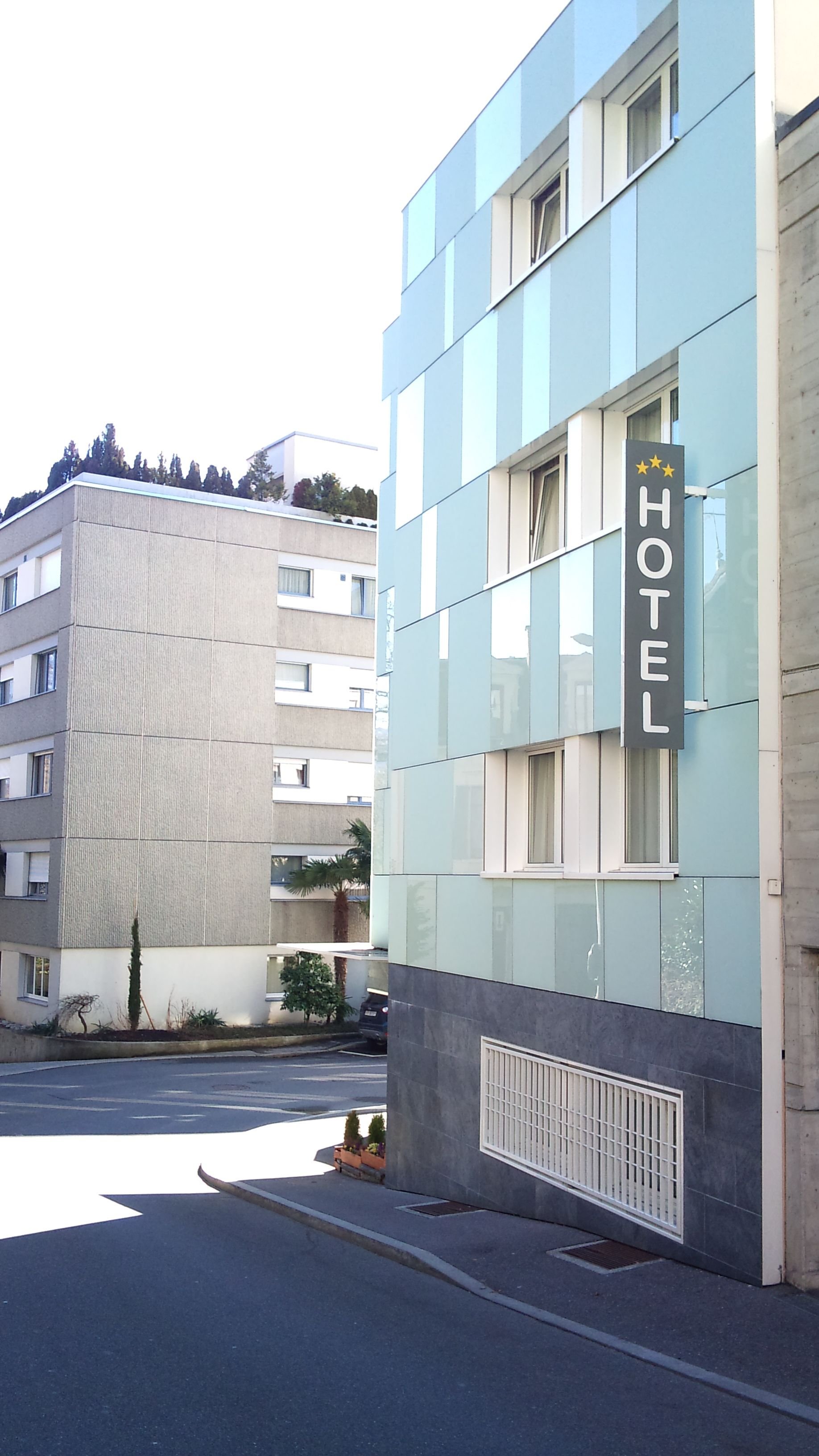 Bon Port Hotel