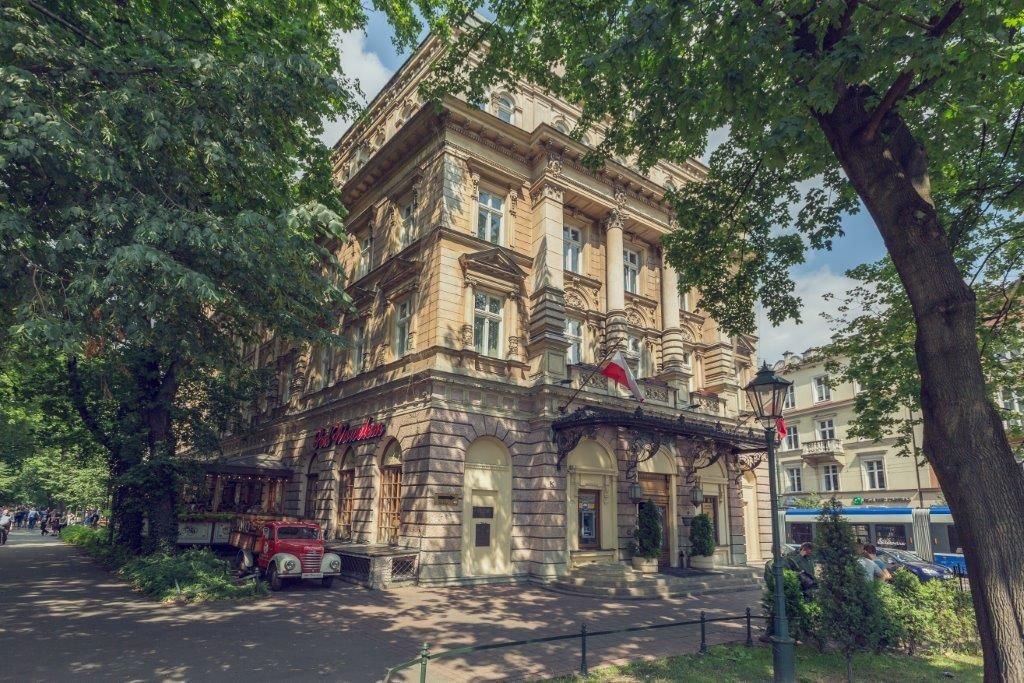 Royal Hotel